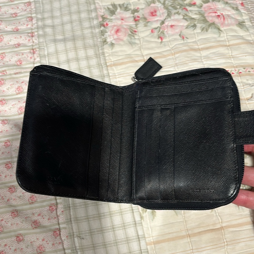 Prada vintage wallet some wear but beautiful - Picture 4 of 8